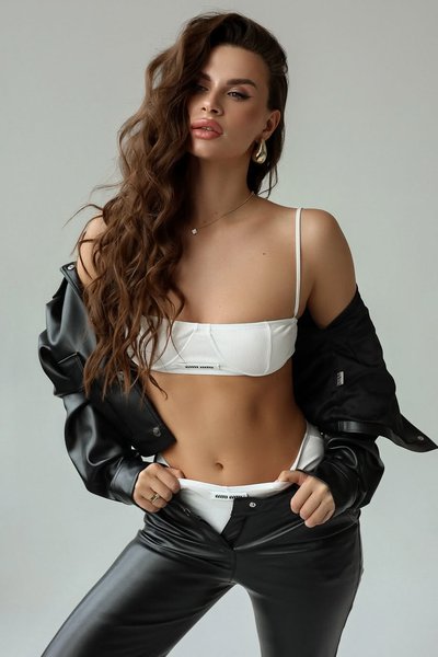 Проститутка Шатенка Пэм в СПб. Грудь 2 размера. Главное фото